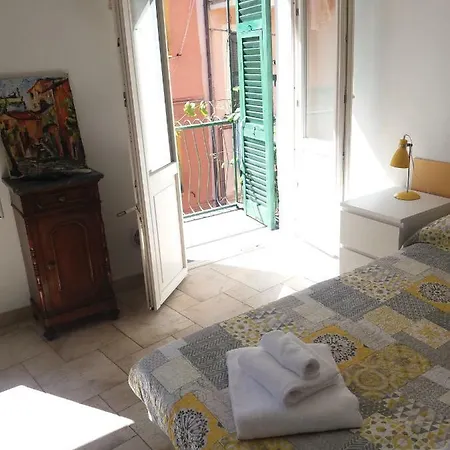 بيت ضيافة La Casa Azzurra مونتيروسّو ال ماري